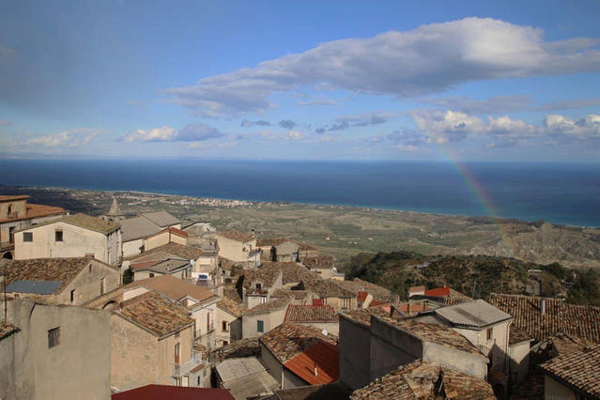 Perla Del Borgo Appartamenti Santa Caterina dello Ionio Kültér fotó